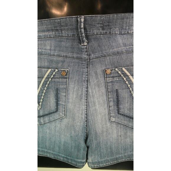 Tyte Jean Shorts - Juniors Size 9 - Button Detail - Picture 6 of 7
